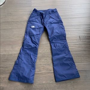 North Face women’s long ski pants navy, small